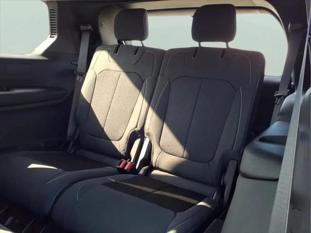 2026 Jeep Grand Cherokee L Laredo 4x2