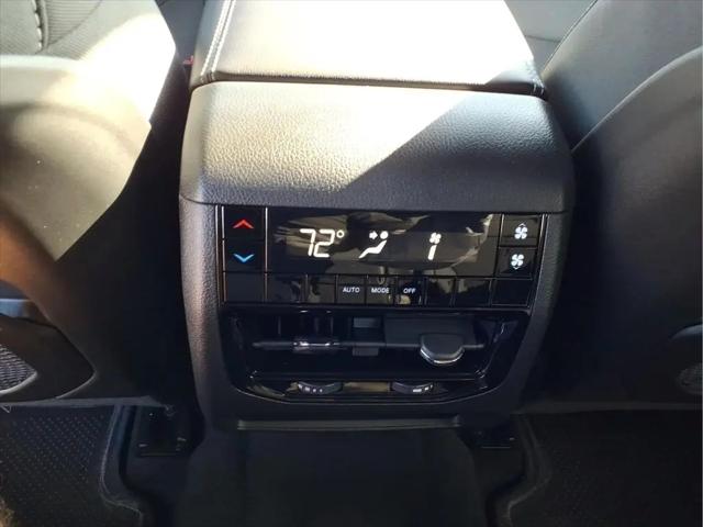 2026 Jeep Grand Cherokee L Laredo 4x2