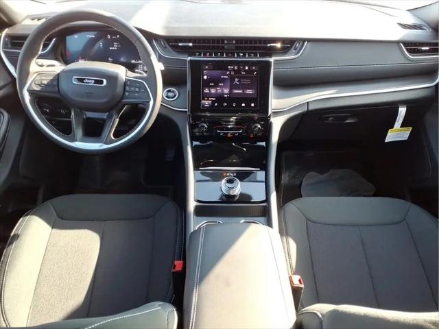 2026 Jeep Grand Cherokee L Laredo 4x2