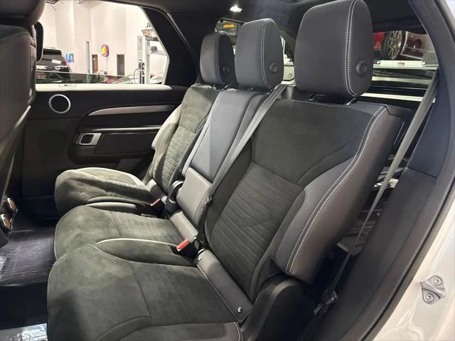 2022 Land Rover Discovery P360 S R-Dynamic