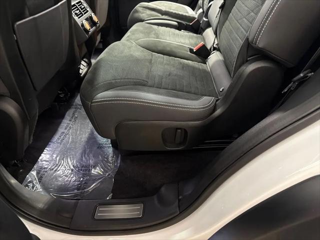 2022 Land Rover Discovery P360 S R-Dynamic