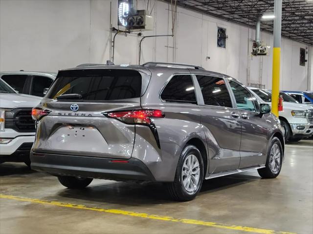 2022 Toyota Sienna XLE