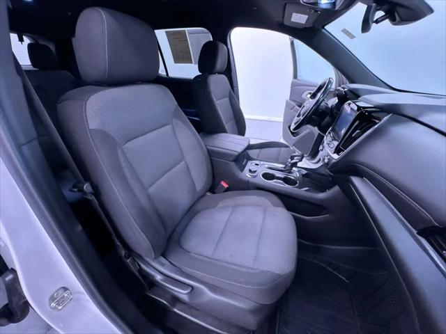 2022 Chevrolet Traverse AWD LT Cloth