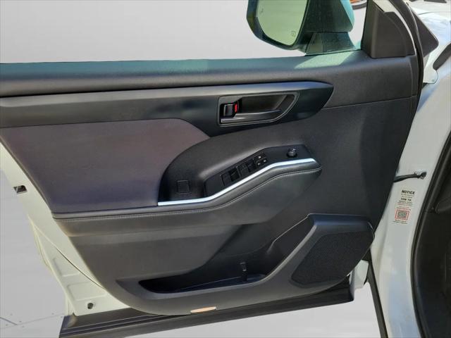 2023 Toyota Highlander Hybrid LE