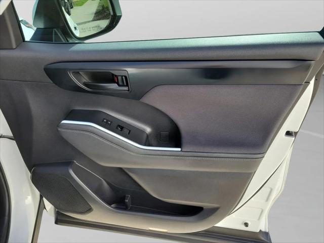 2023 Toyota Highlander Hybrid LE
