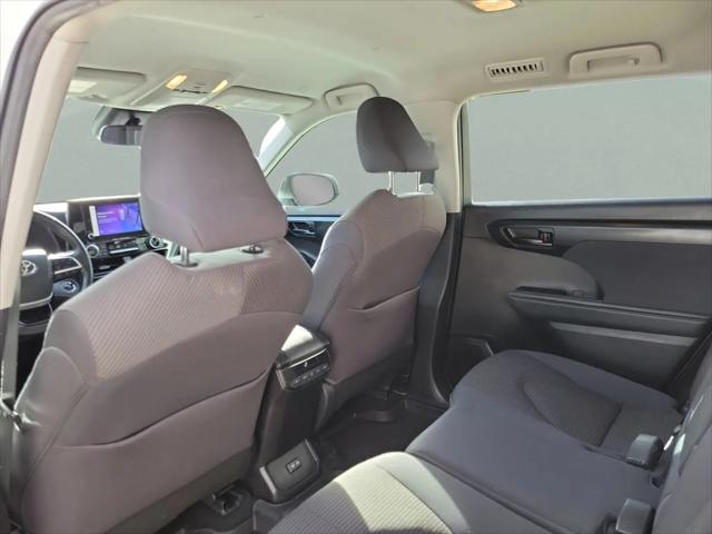 2023 Toyota Highlander Hybrid LE
