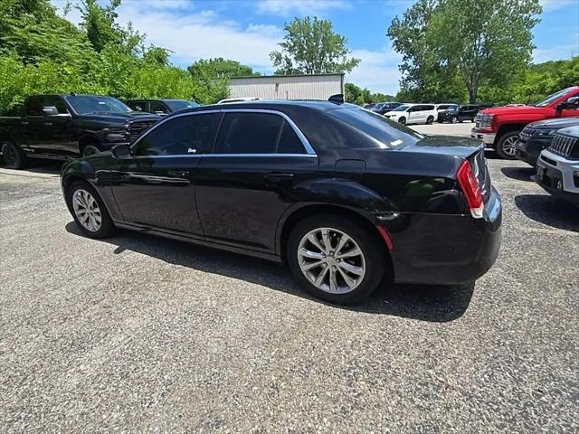 2017 Chrysler 300 Limited AWD