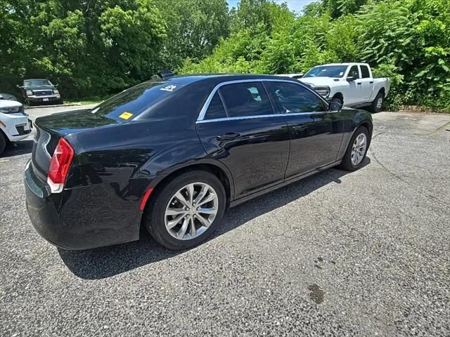 2017 Chrysler 300 Limited AWD