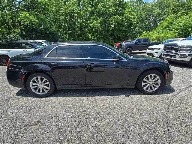 2017 Chrysler 300 Limited AWD