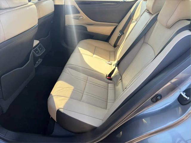 2021 Lexus ES 250 Luxury