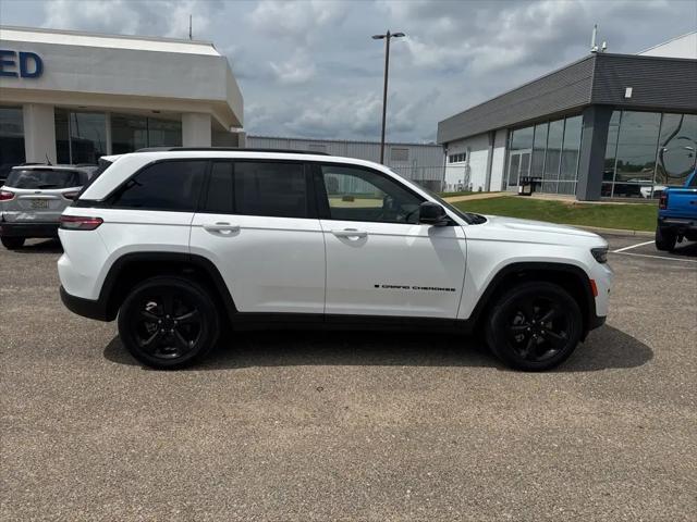 2023 Jeep Grand Cherokee Altitude 4x4