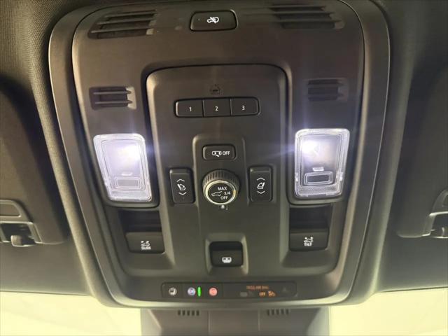 2024 Cadillac Escalade 4WD Premium Luxury