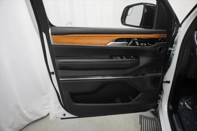 2023 Jeep Grand Wagoneer L Series III 4x4