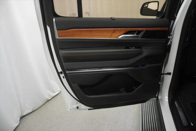 2023 Jeep Grand Wagoneer L Series III 4x4