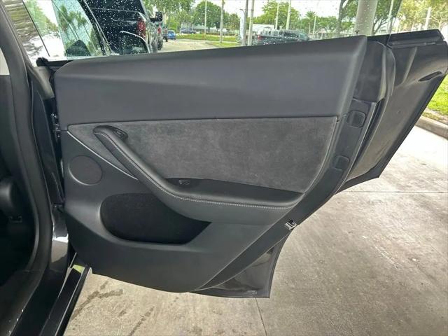 2024 Tesla Model Y Long Range Single Motor Rear-Wheel Drive