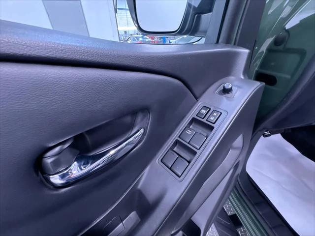 2025 Nissan Frontier Crew Cab SV 4x4
