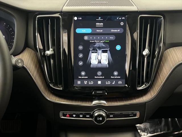 2022 Volvo XC60 B5 Momentum