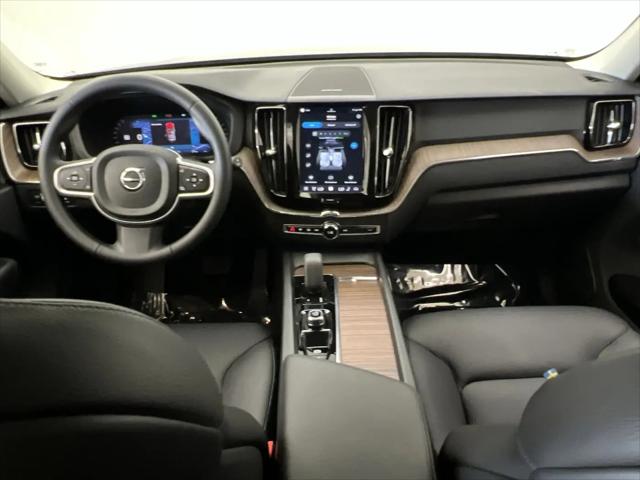 2022 Volvo XC60 B5 Momentum