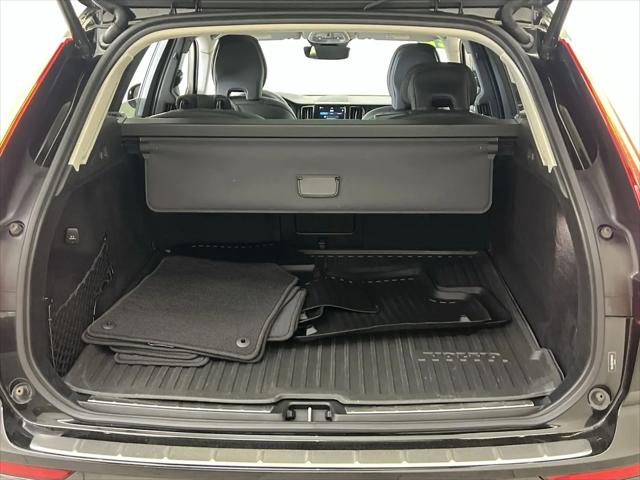 2022 Volvo XC60 B5 Momentum