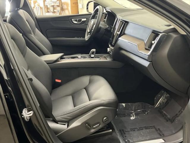 2022 Volvo XC60 B5 Momentum