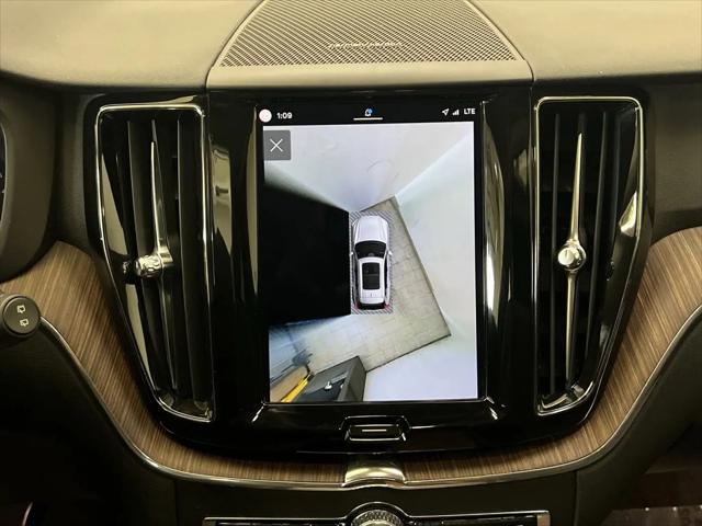 2022 Volvo XC60 B5 Momentum