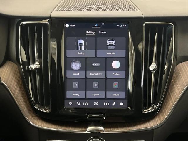 2022 Volvo XC60 B5 Momentum