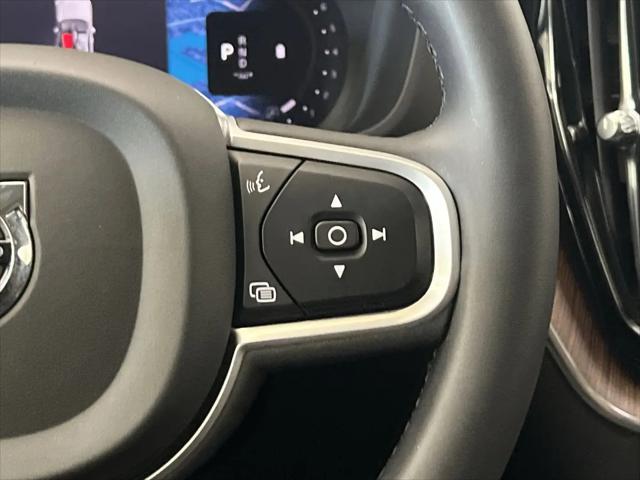 2022 Volvo XC60 B5 Momentum