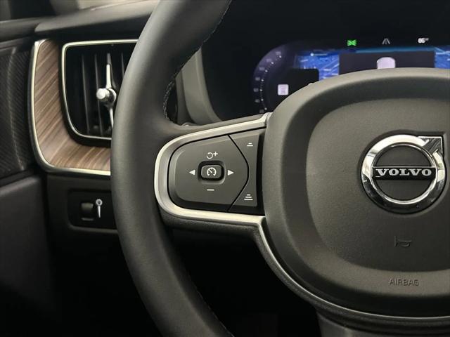 2022 Volvo XC60 B5 Momentum