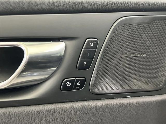 2022 Volvo XC60 B5 Momentum