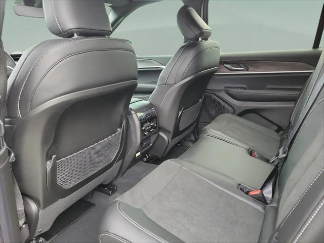 2026 Jeep Grand Cherokee L Altitude 4x4