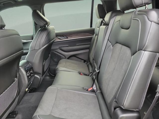 2026 Jeep Grand Cherokee L Altitude 4x4