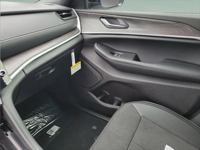 2026 Jeep Grand Cherokee L Altitude 4x4