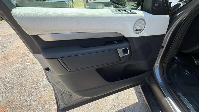 2023 Land Rover Discovery P300 S R-Dynamic
