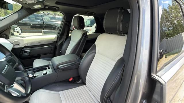 2023 Land Rover Discovery P300 S R-Dynamic