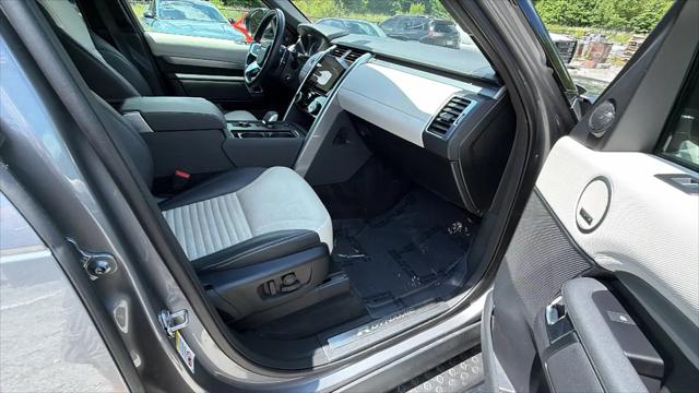 2023 Land Rover Discovery P300 S R-Dynamic