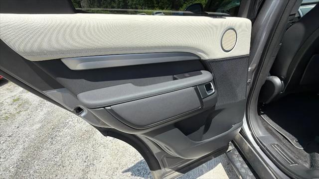 2023 Land Rover Discovery P300 S R-Dynamic