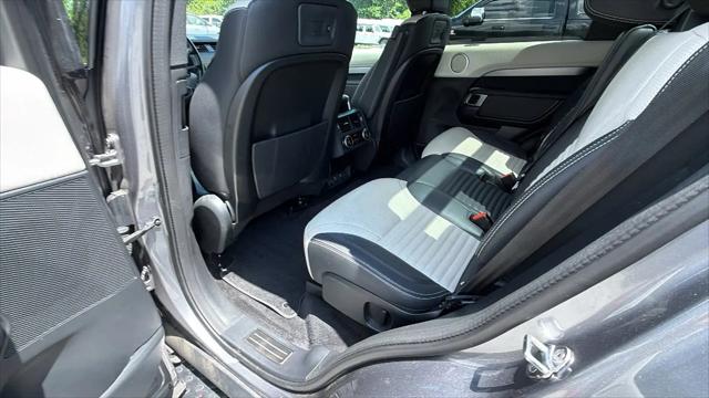2023 Land Rover Discovery P300 S R-Dynamic
