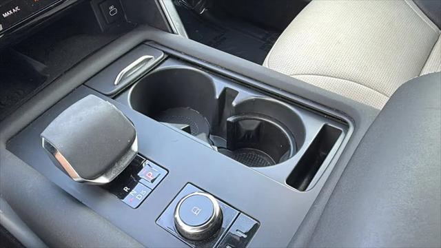 2023 Land Rover Discovery P300 S R-Dynamic