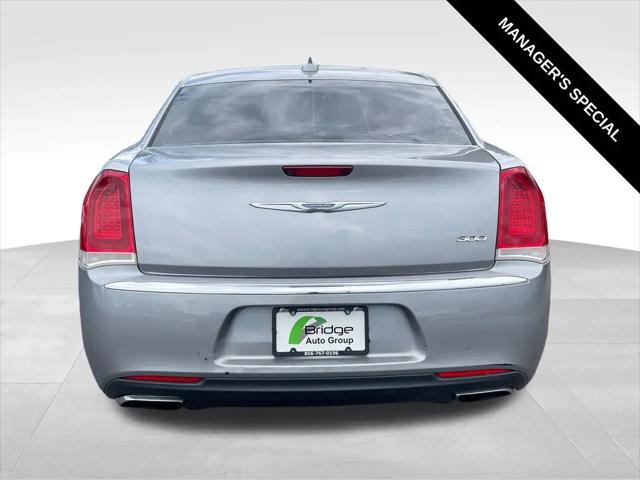 2017 Chrysler 300 Limited