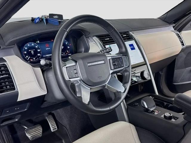 2023 Land Rover Discovery P300 S R-Dynamic