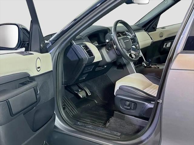 2023 Land Rover Discovery P300 S R-Dynamic