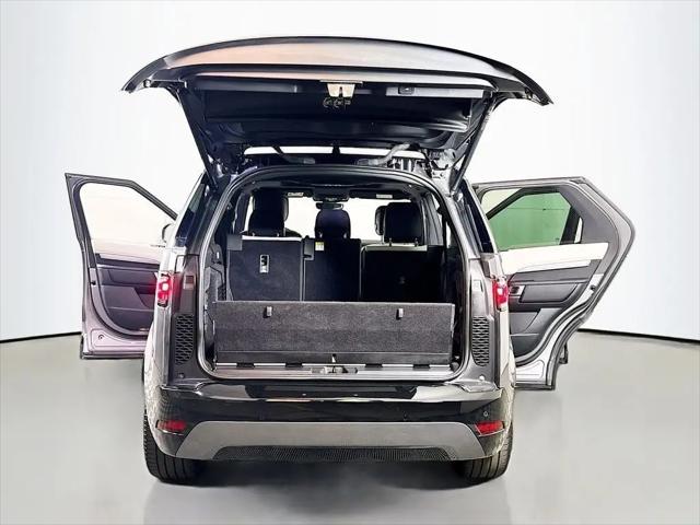 2023 Land Rover Discovery P300 S R-Dynamic