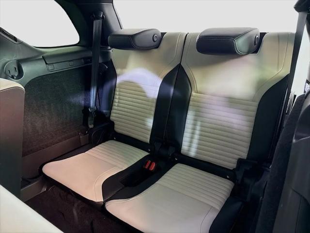 2023 Land Rover Discovery P300 S R-Dynamic