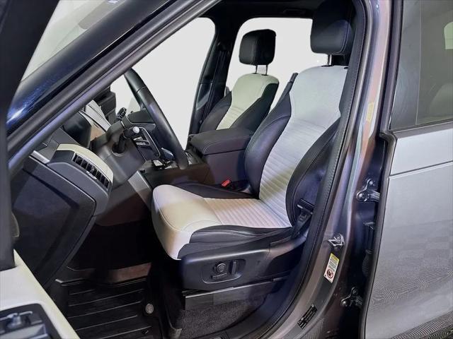 2023 Land Rover Discovery P300 S R-Dynamic