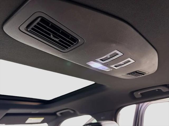 2023 Land Rover Discovery P300 S R-Dynamic