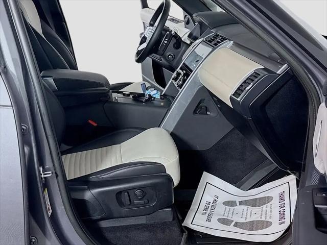 2023 Land Rover Discovery P300 S R-Dynamic