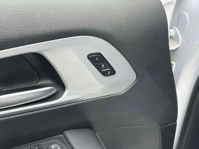 2024 Chrysler Pacifica Hybrid S Appearance Pkg