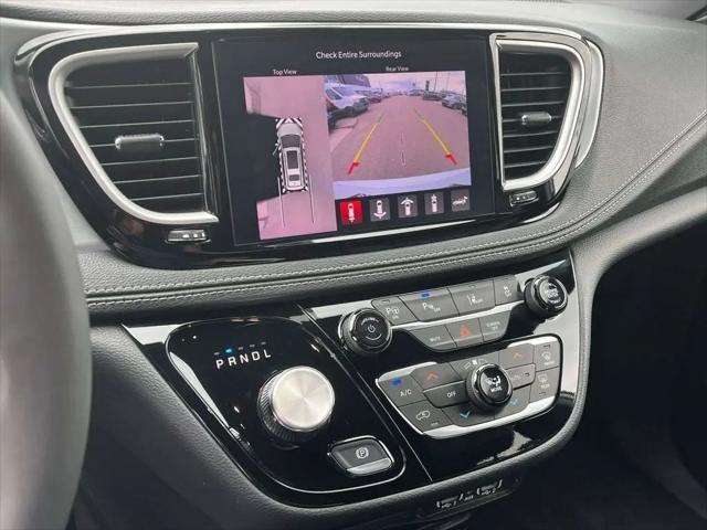 2024 Chrysler Pacifica Hybrid S Appearance Pkg