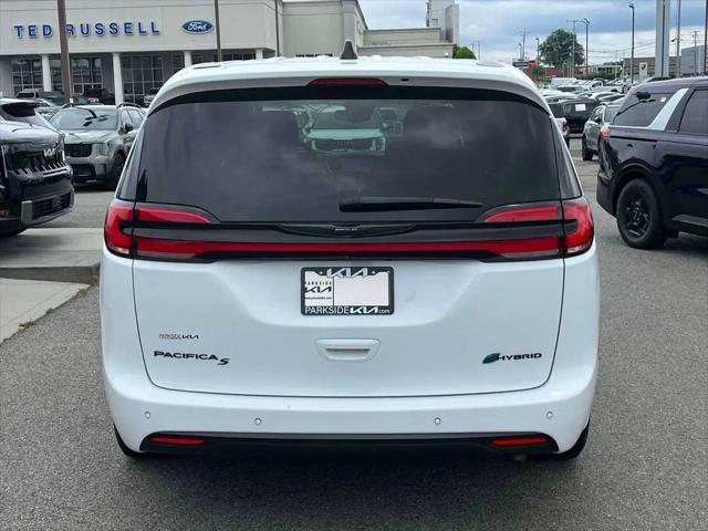 2024 Chrysler Pacifica Hybrid S Appearance Pkg