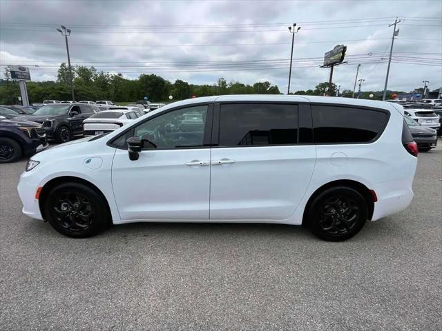 2024 Chrysler Pacifica Hybrid S Appearance Pkg